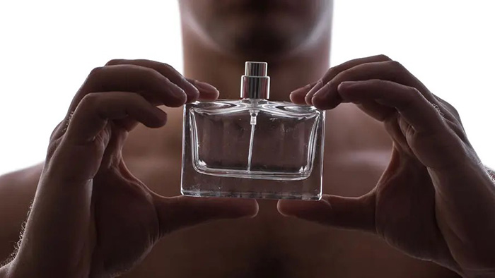 اشتباهات رایج در نحوه استفاده از عطر
