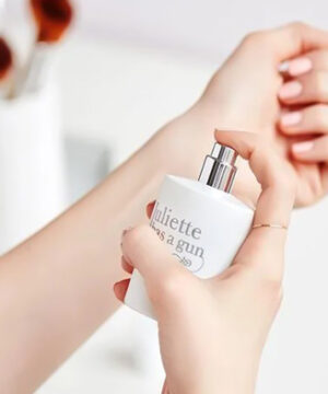 ماندگاری کم عطر روی برخی افراد